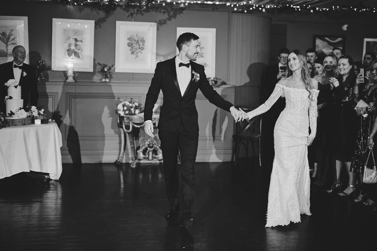 How To Choose A Wedding Band? 7 Dancing Tinakilly House