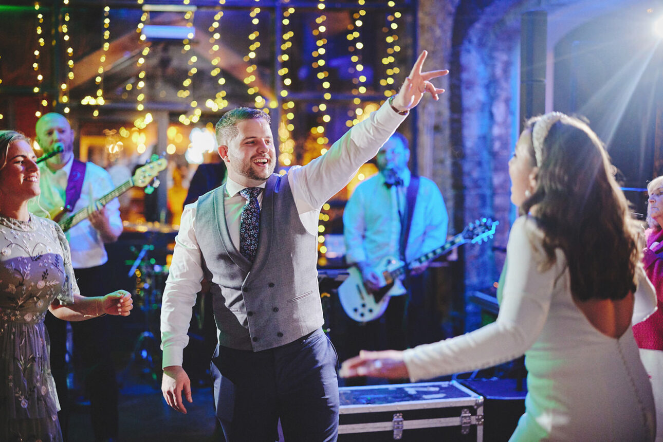 How To Choose A Wedding Band? 21 How To Choose A Wedding Band? 14